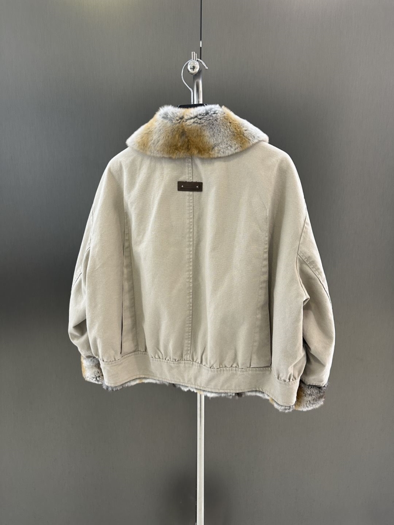 Ce1i*e outwears